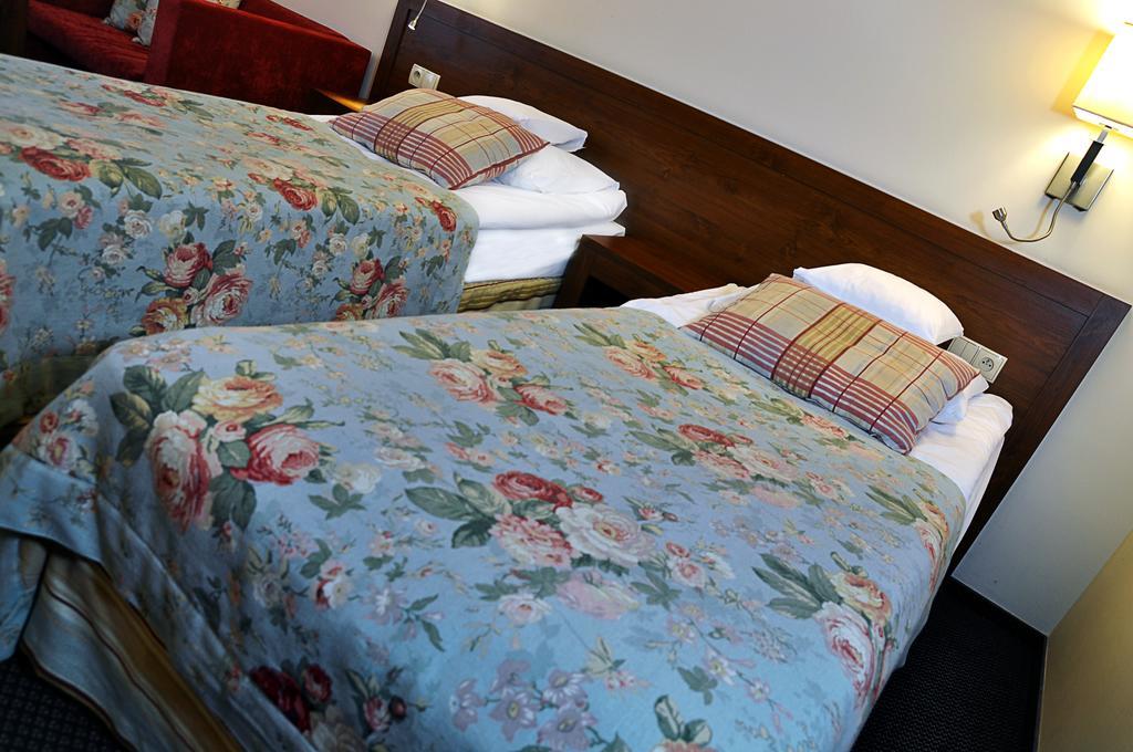 Ahotel Czechowice-Dziedzice Cameră foto